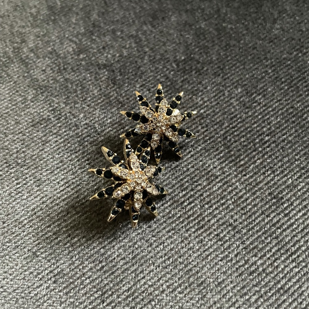 Vintage Earrings Black and clear Rhinestone Flower Star Burst Clip-on